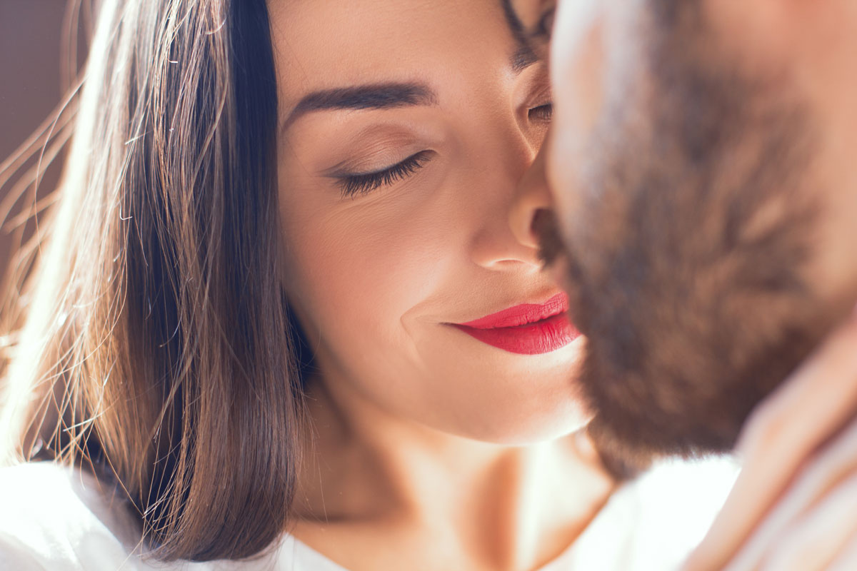 Comment savoir si une femme vous veut ? Les signes à repérer